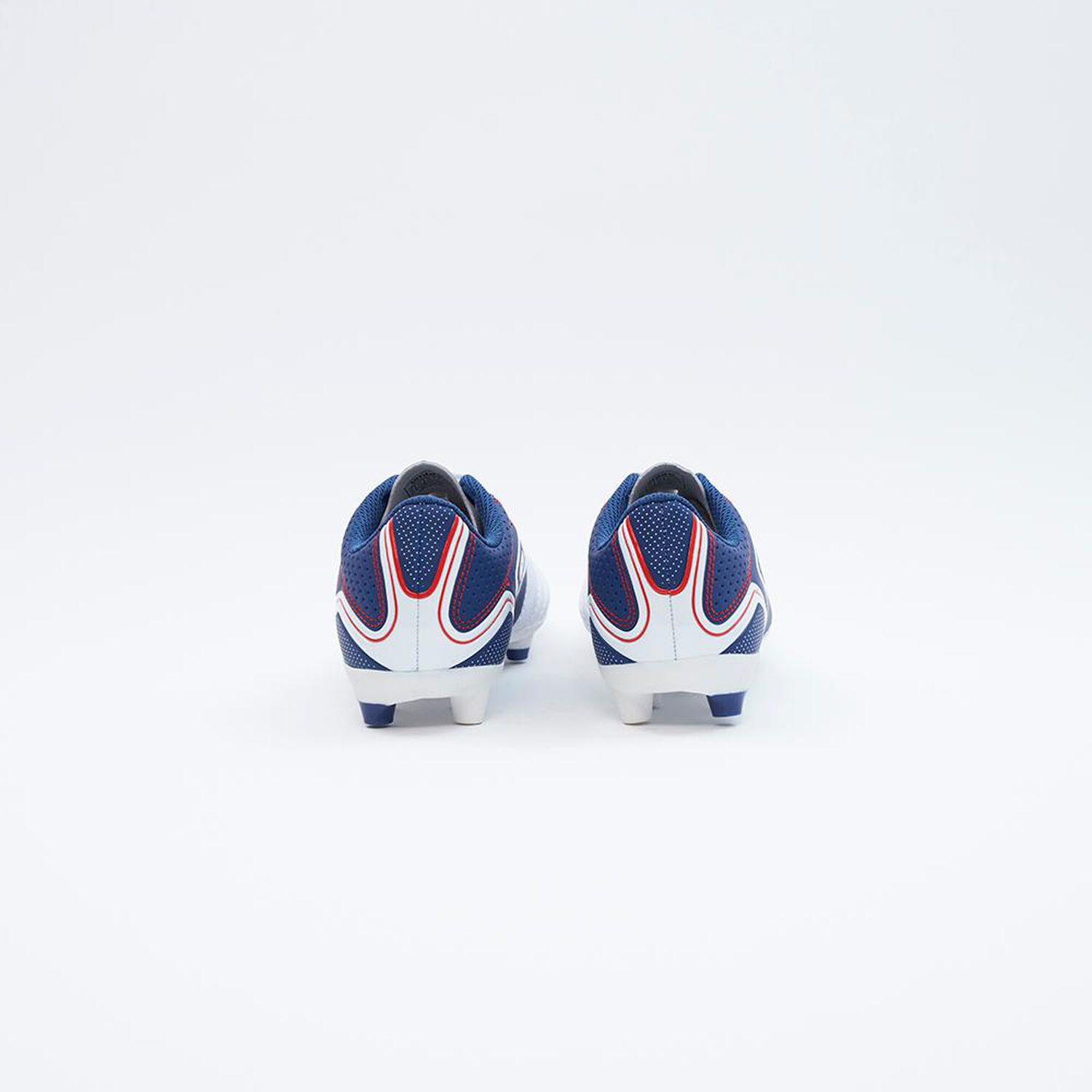 Zapato De F&uacute;tbol Ni&ntilde;o Umbro Classico Blanco image number 3.0