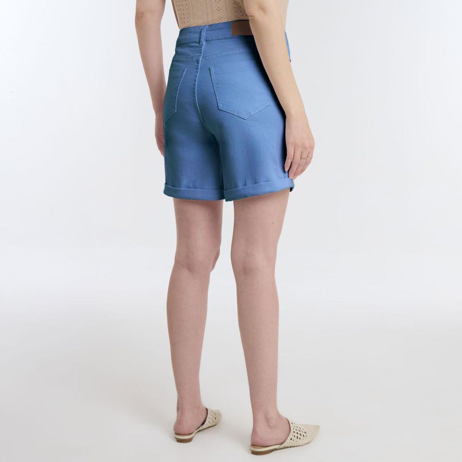 Bermuda B&aacute;sico Denim Tiro Medio Regular Mujer Geeps image number 2.0