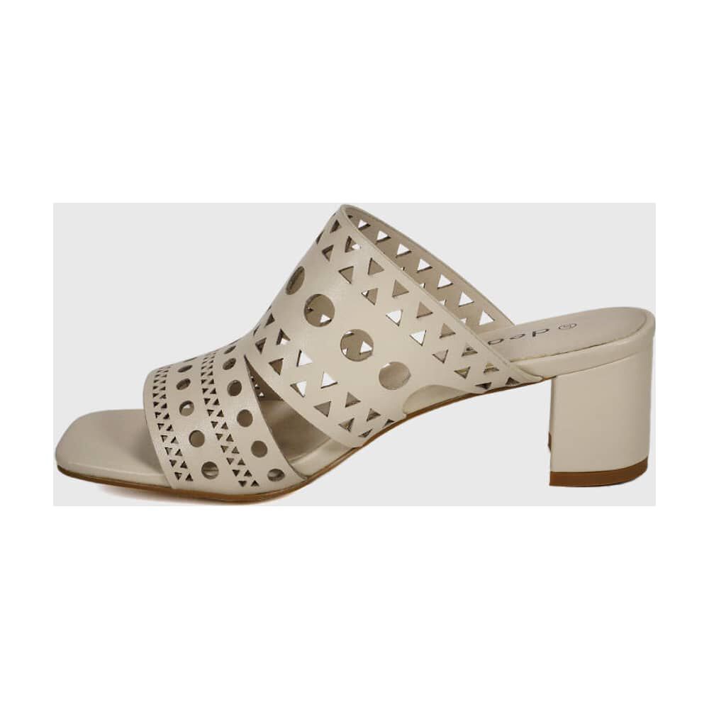 Sandalia Cuero Alegra Beige image number 5.0