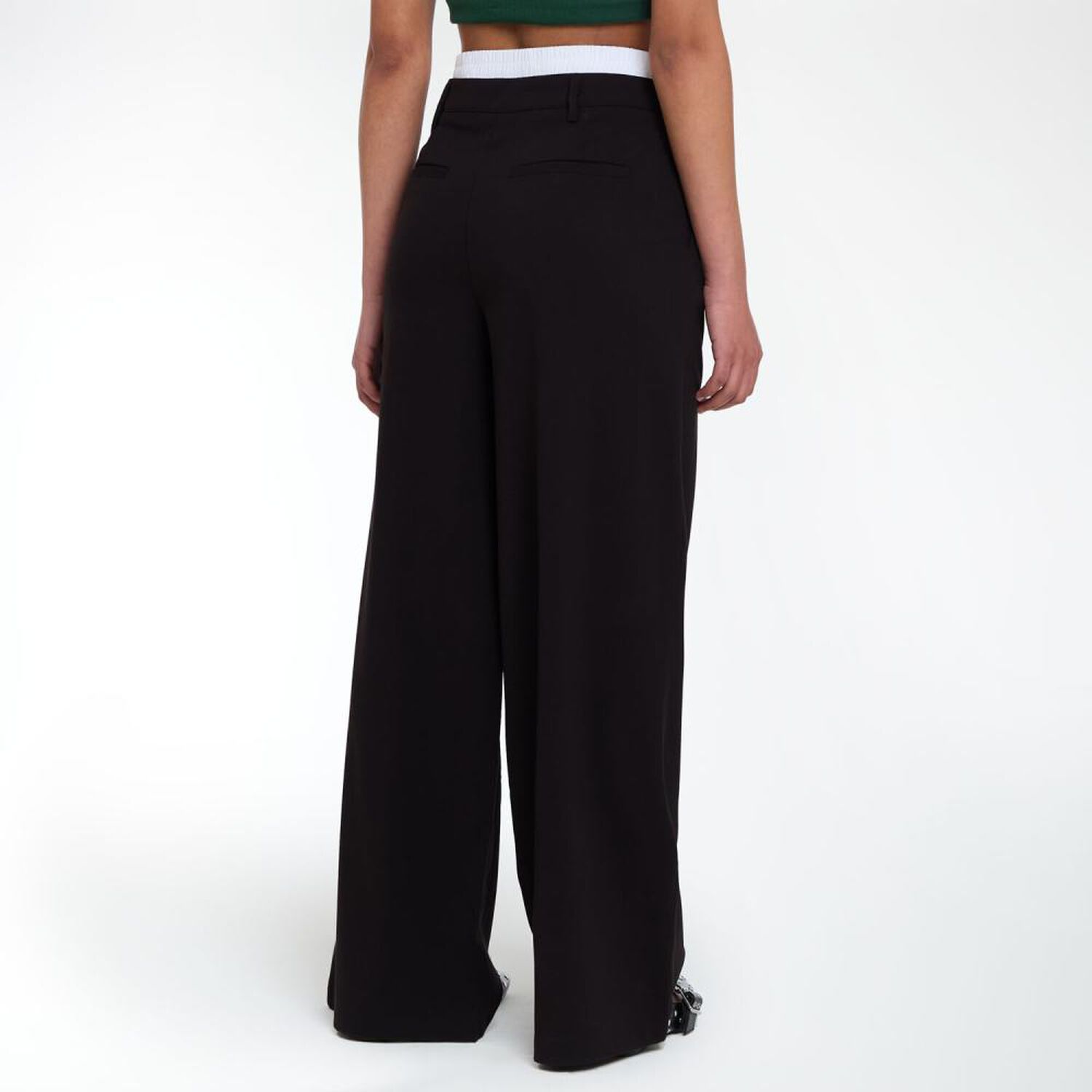 Pantal&oacute;n Sastrero Doble Pretina Tiro Medio Relax Mujer Rolly Go image number 3.0