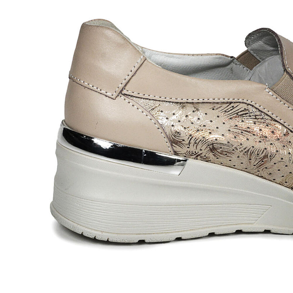 Zapatilla Cuero Ibbie Beige image number 5.0
