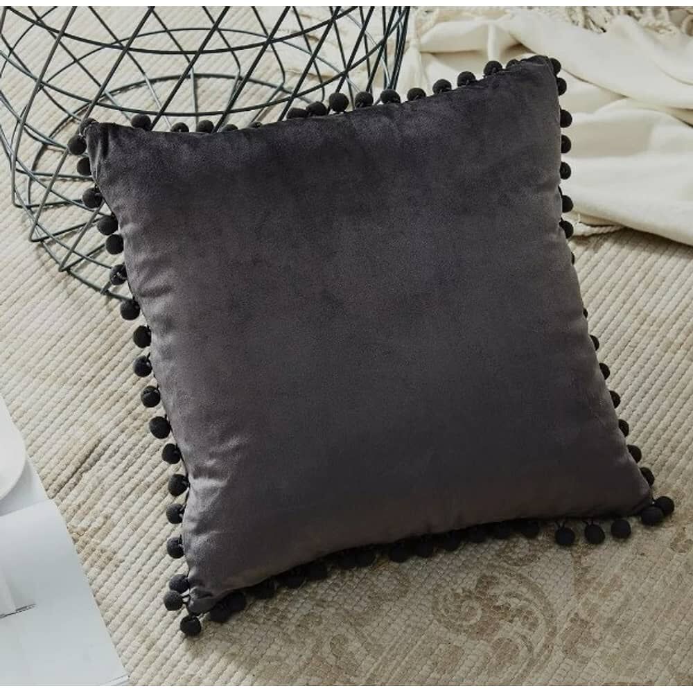 Funda De Cojines Con Pompones. Medida 45x45. Terciopelo. Gris Oscuro image number 0.0