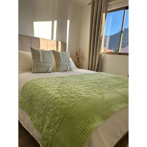 Set De Piecera De Polar Verde + 2 Fundas Kilim