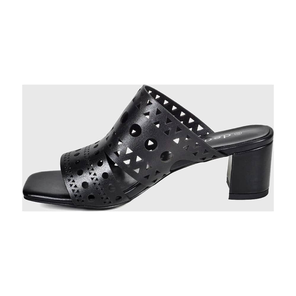 Sandalia Cuero Alegra Negro image number 5.0