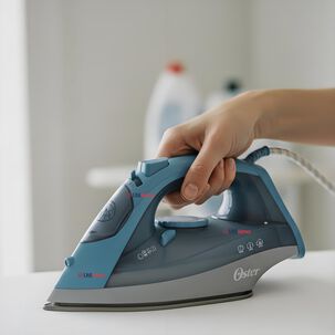 Plancha De Vapor Oster Con Base De Cerámica Gcstbs6052