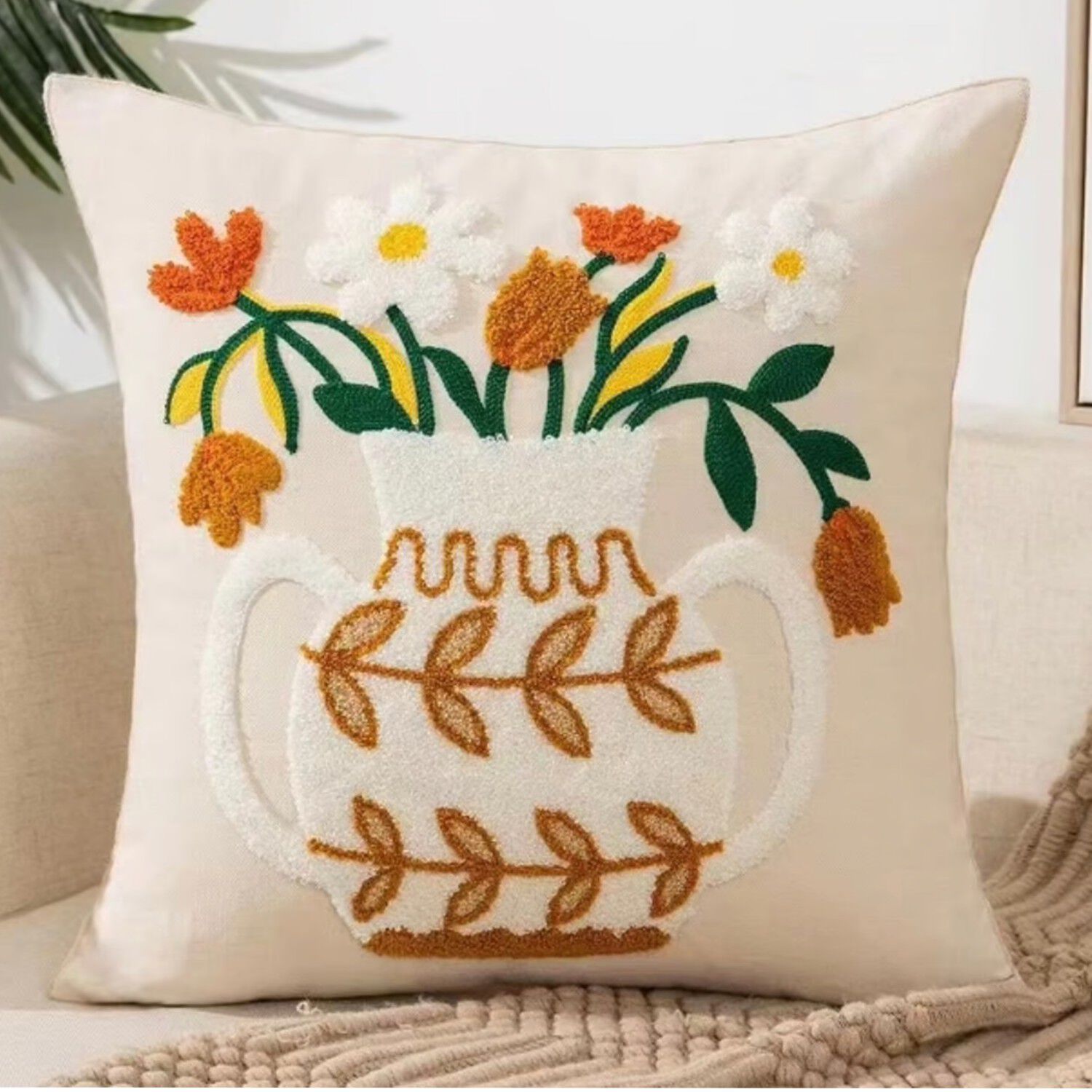 Cojin Bordado 45x45 Cm Florero Beige image number 1.0