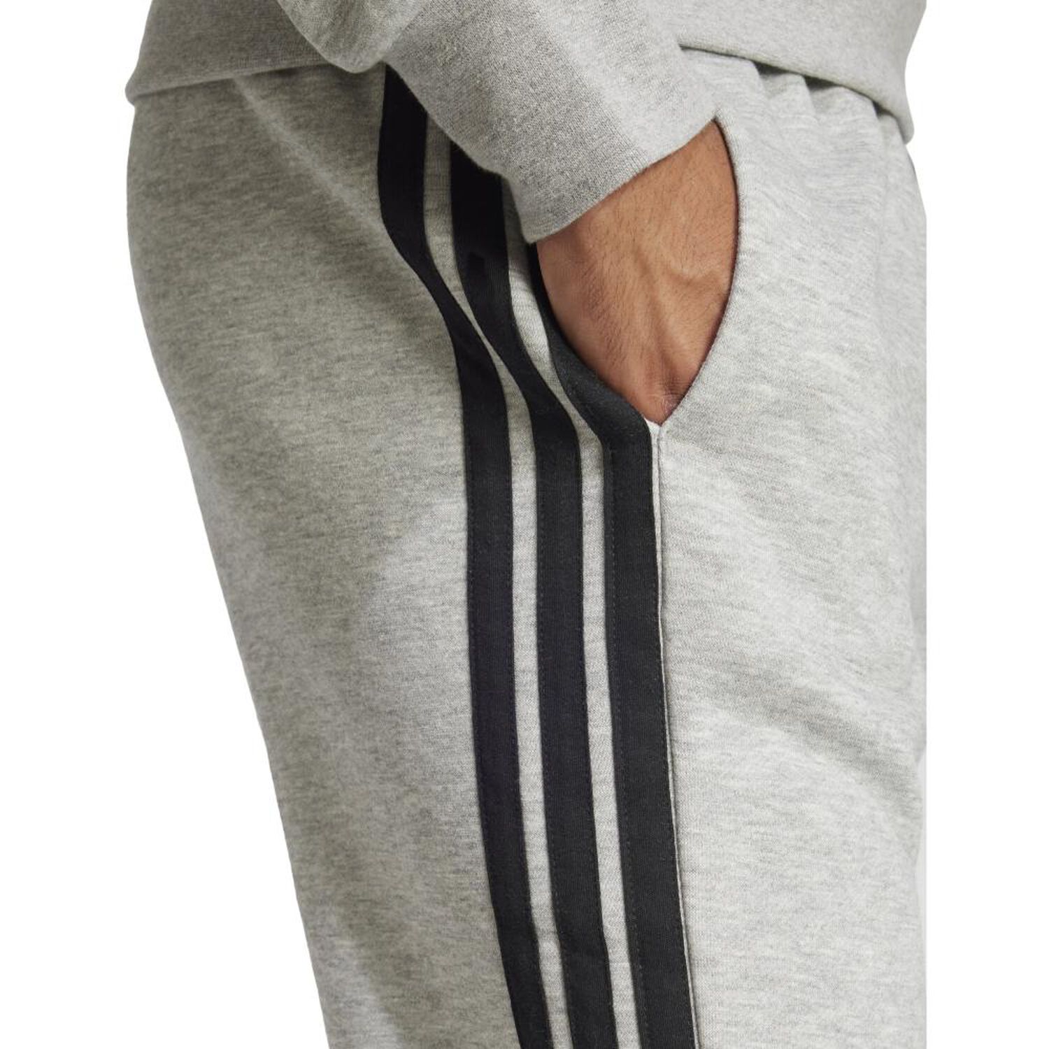 Pantal&oacute;n Hombre Essentials Fleece 3 Bandas Adidas image number 4.0