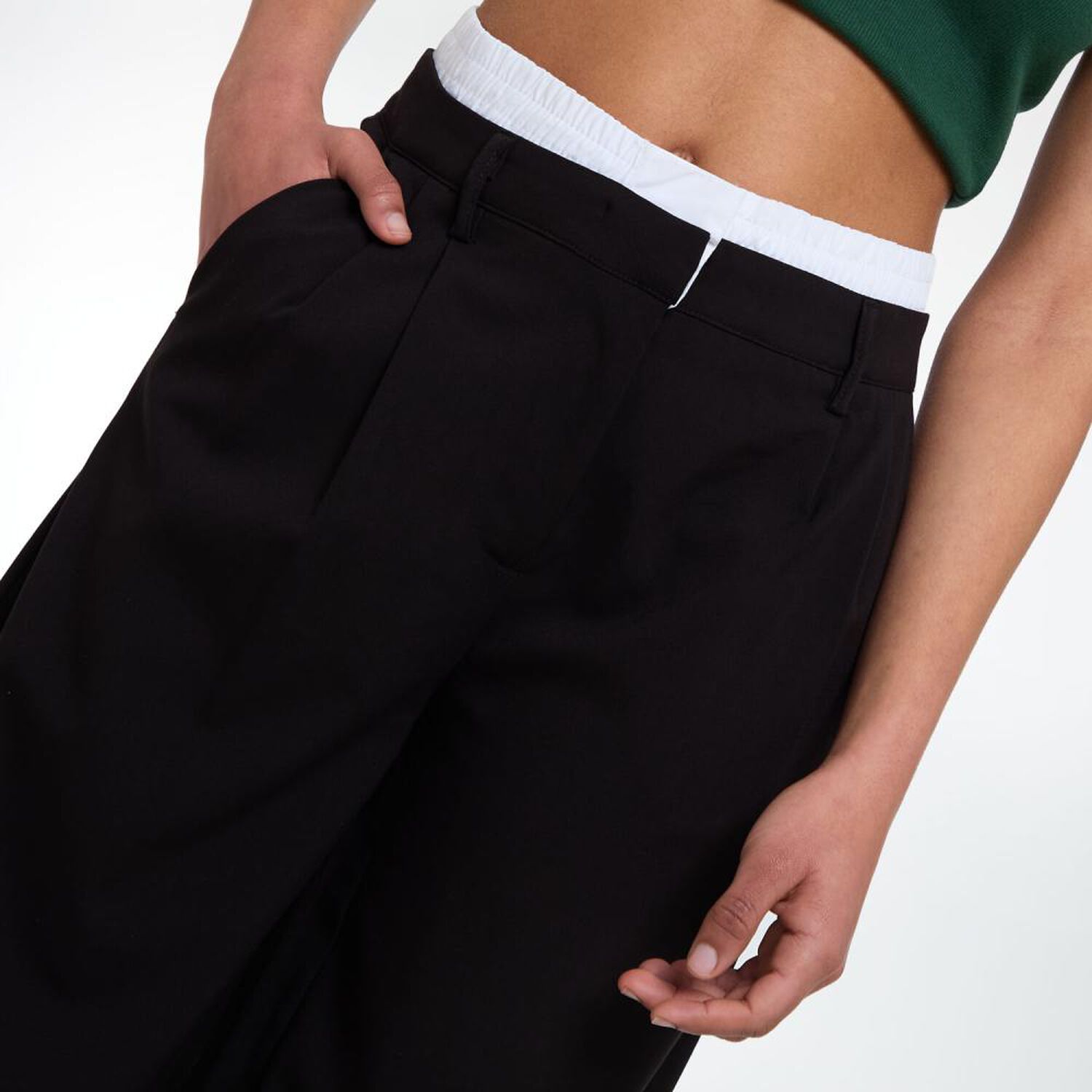 Pantal&oacute;n Sastrero Doble Pretina Tiro Medio Relax Mujer Rolly Go image number 4.0