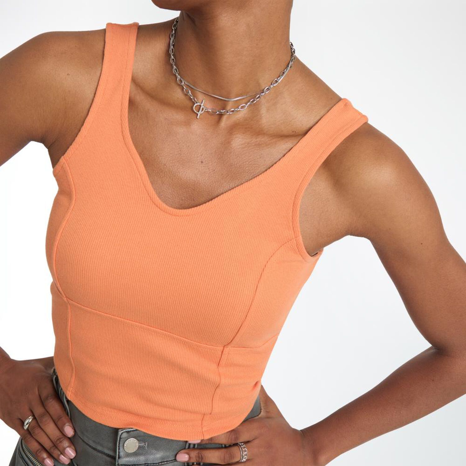 Polera Crop Tirantes Sin Mangas Cuello V Mujer Rolly Go image number 4.0