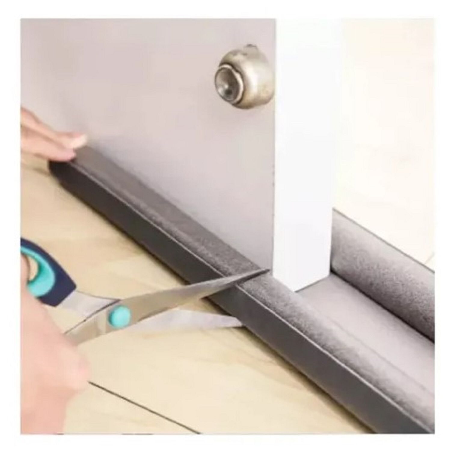 Aislante T&eacute;rmico Para Puertas Y Ventanas 90 Cm - 1 Unidad image number 4.0
