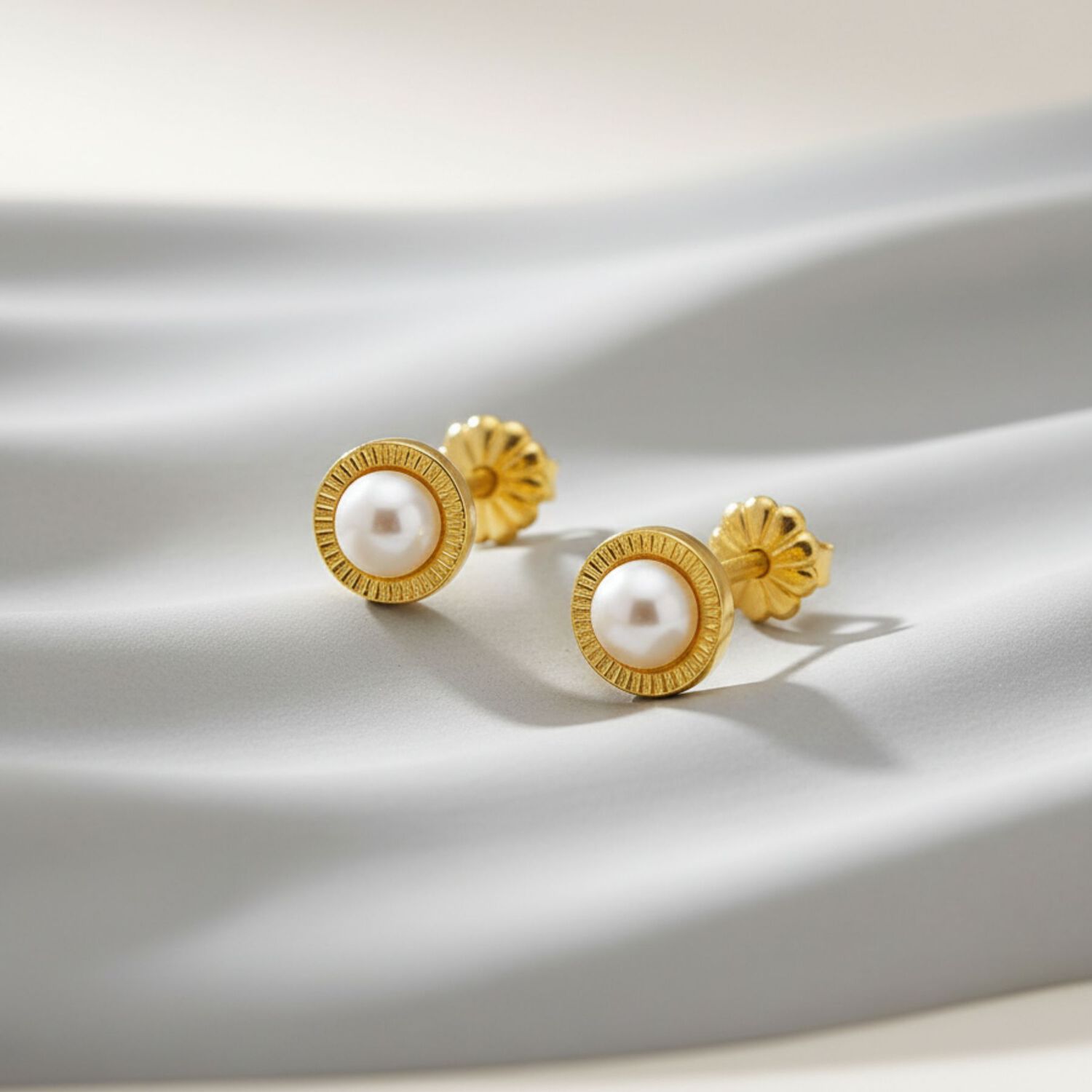 Aros Perla Blanca 3mm Redondela 5mm Oro 18k Atornillados 1.20 Gr Mujer Ni&ntilde;a Elegantes image number 2.0