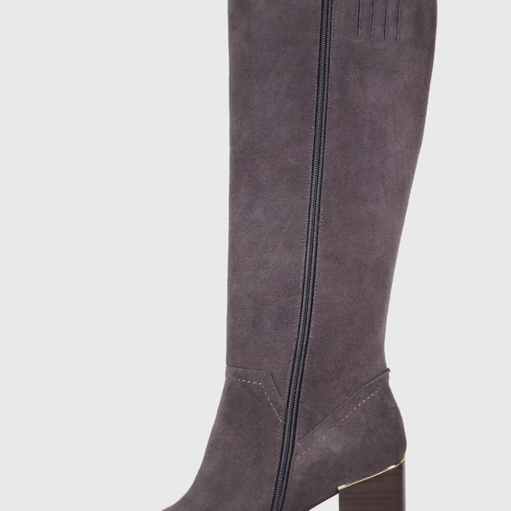 Bota Cuero Lyon Taupe image number 3.0