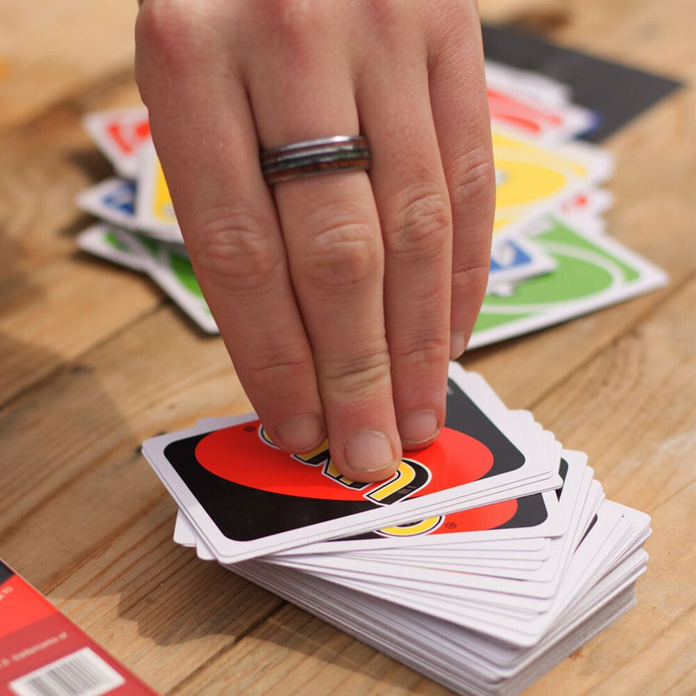 Uno Deluxe Juego De Cartas + Caja De Aluminio Jugo De Mesa image number 3.0