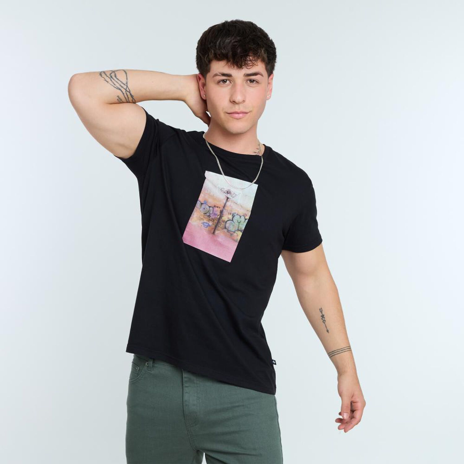 Polera Regular Manga Corta Cuello Redondo Hombre Skuad image number 0.0