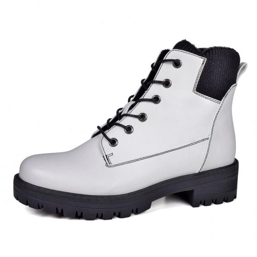 Botin Myrna Blanco image number 0.0