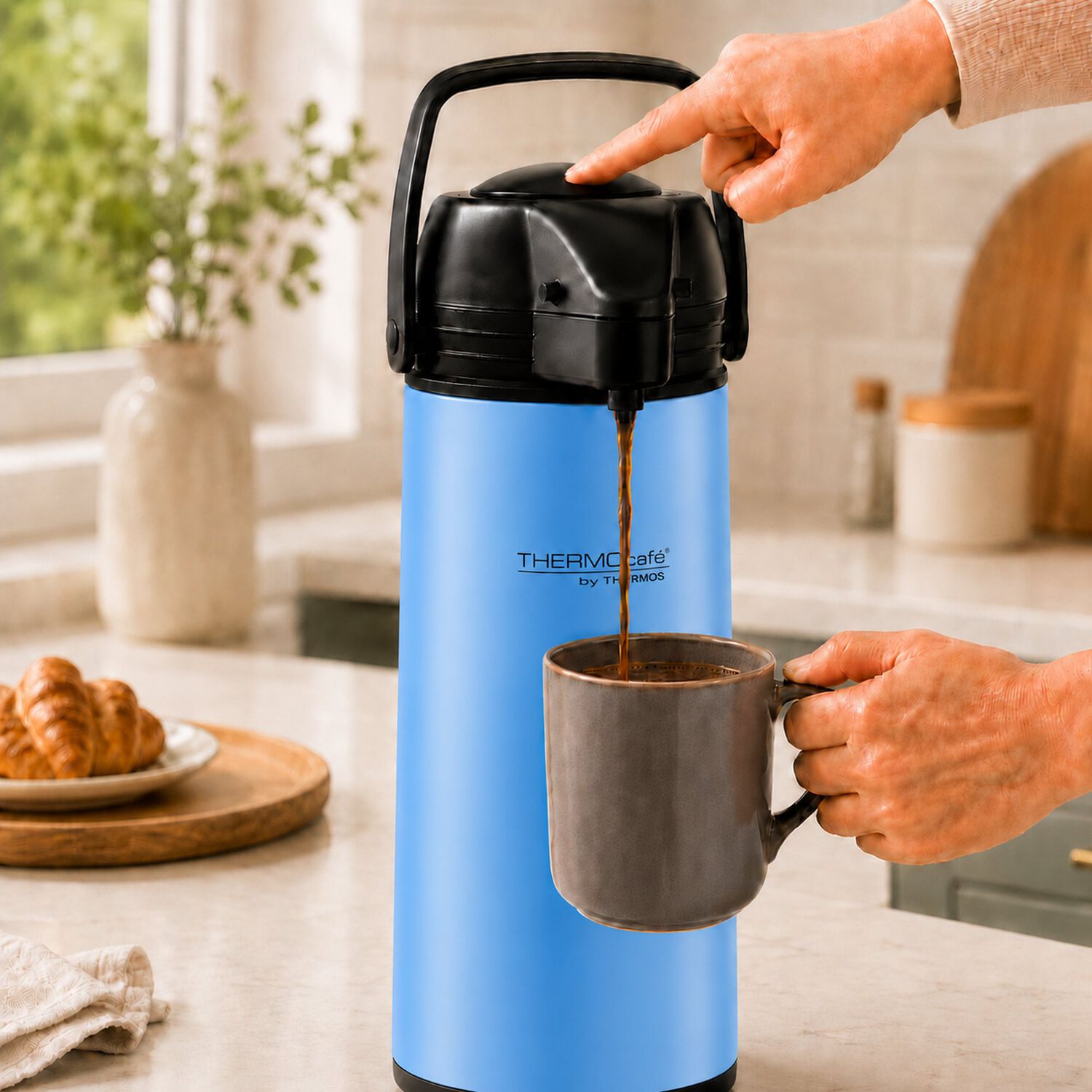 Termo Sif&oacute;n De L&iacute;quidos Jado 1.9l Thermos 12h Hot & 24h Cold Azul image number 7.0