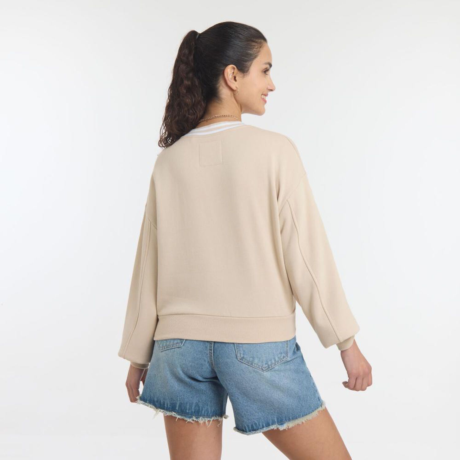Poler&oacute;n Print College Cuello Redondo Mujer Freedom image number 3.0