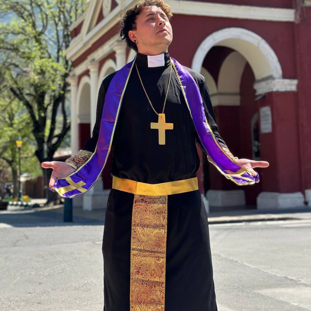 Disfraz Cosplay Cura Monje Morado Religioso - M image number 5.0