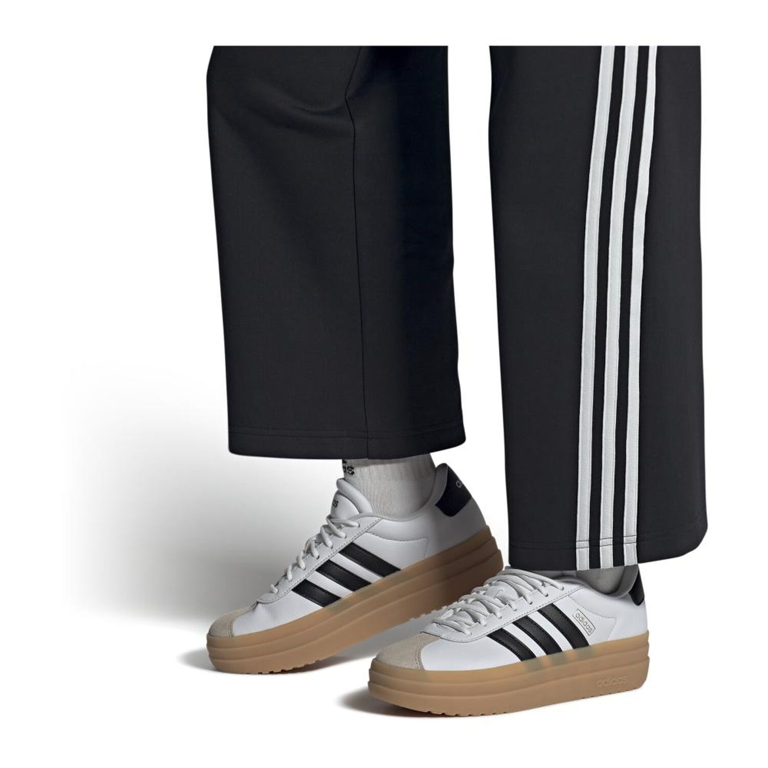 Zapatilla Urbana Mujer Adidas Vl Court Bold Blanco image number 1.0