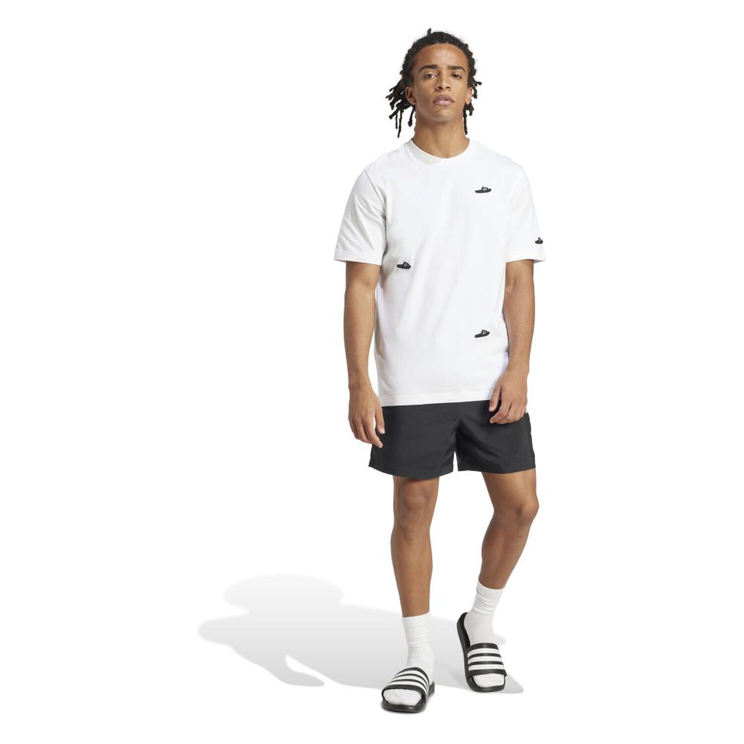 Pantal&oacute;n Corto Hombre Essentials Adidas Small Logo Chelsea image number 4.0