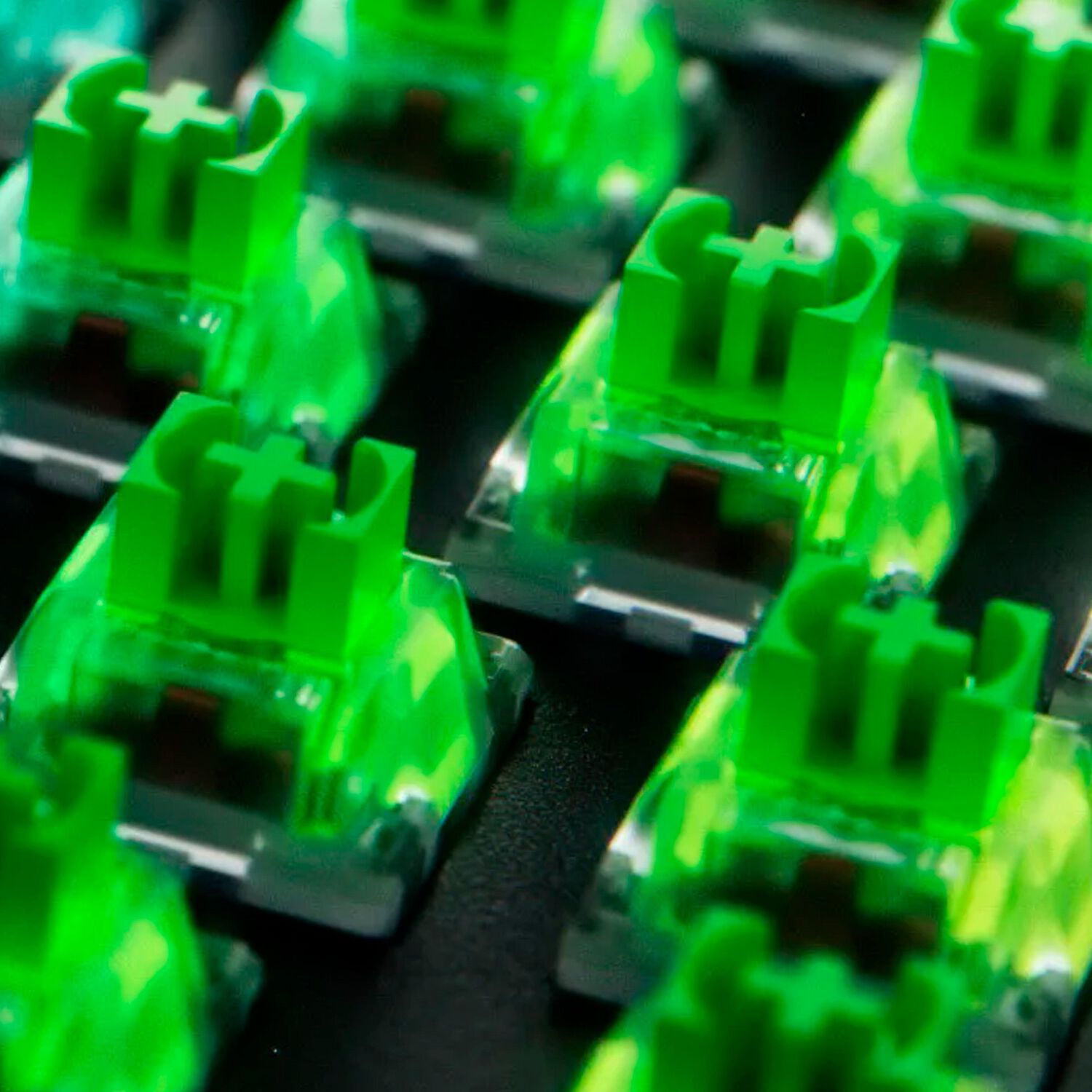 Teclado Gamer Razer Blackwidow V4 Green Switch Ingl&eacute;s image number 1.0