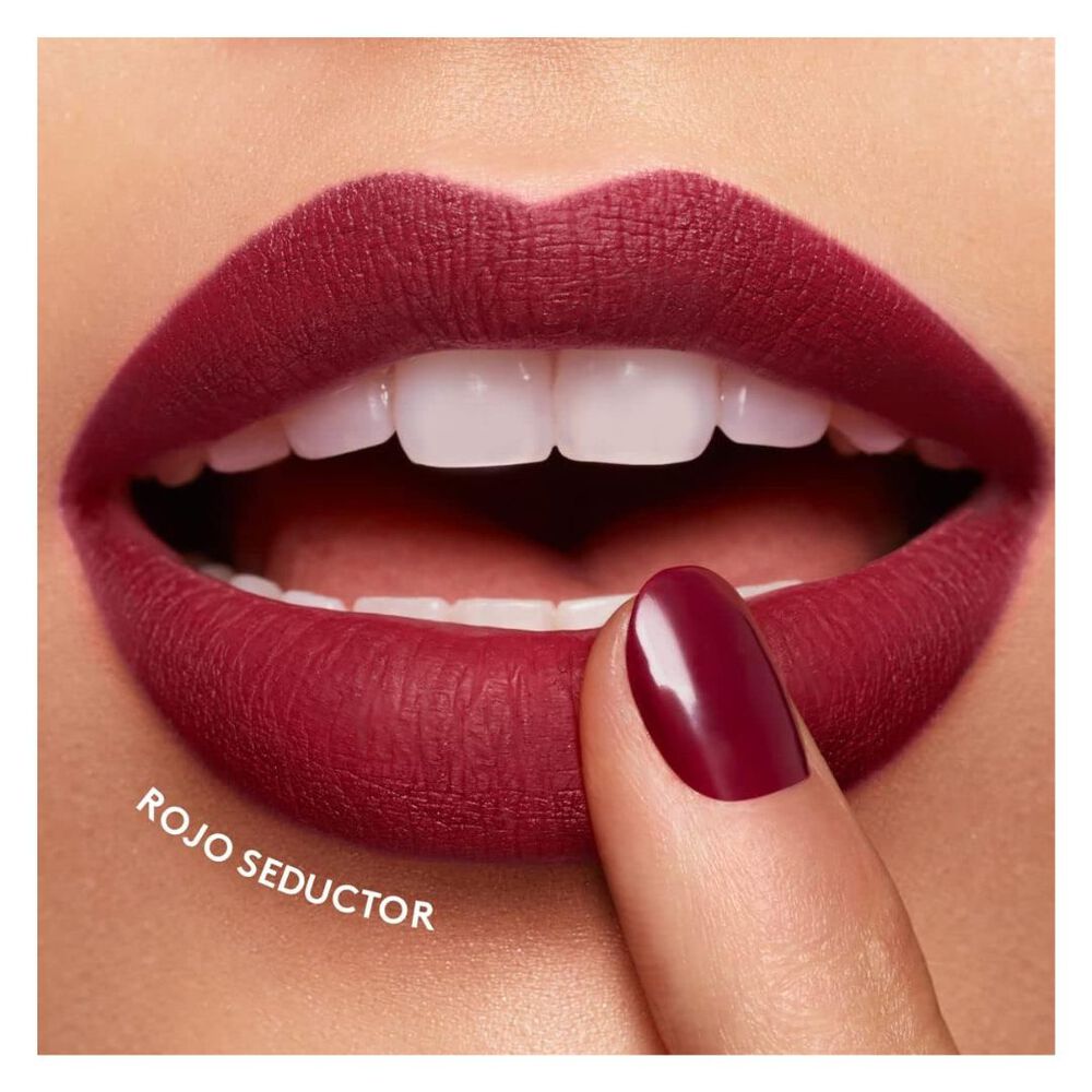 Labial En Barra Retr&aacute;ctil Con Duraci&oacute;n Prolongada De 24hrs image number 0.0