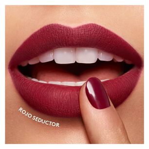 Labial En Barra Retr&aacute;ctil Con Duraci&oacute;n Prolongada De 24hrs