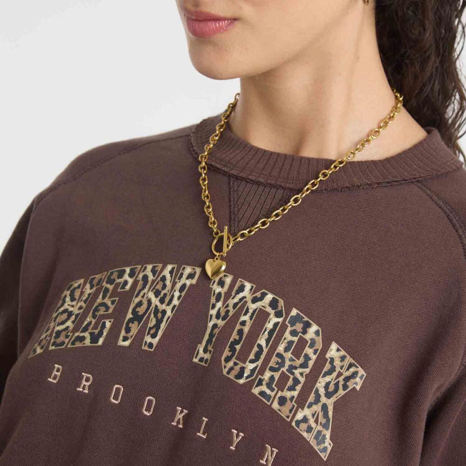 Poler&oacute;n Estampado Cuello Redondo Mujer Freedom image number 4.0