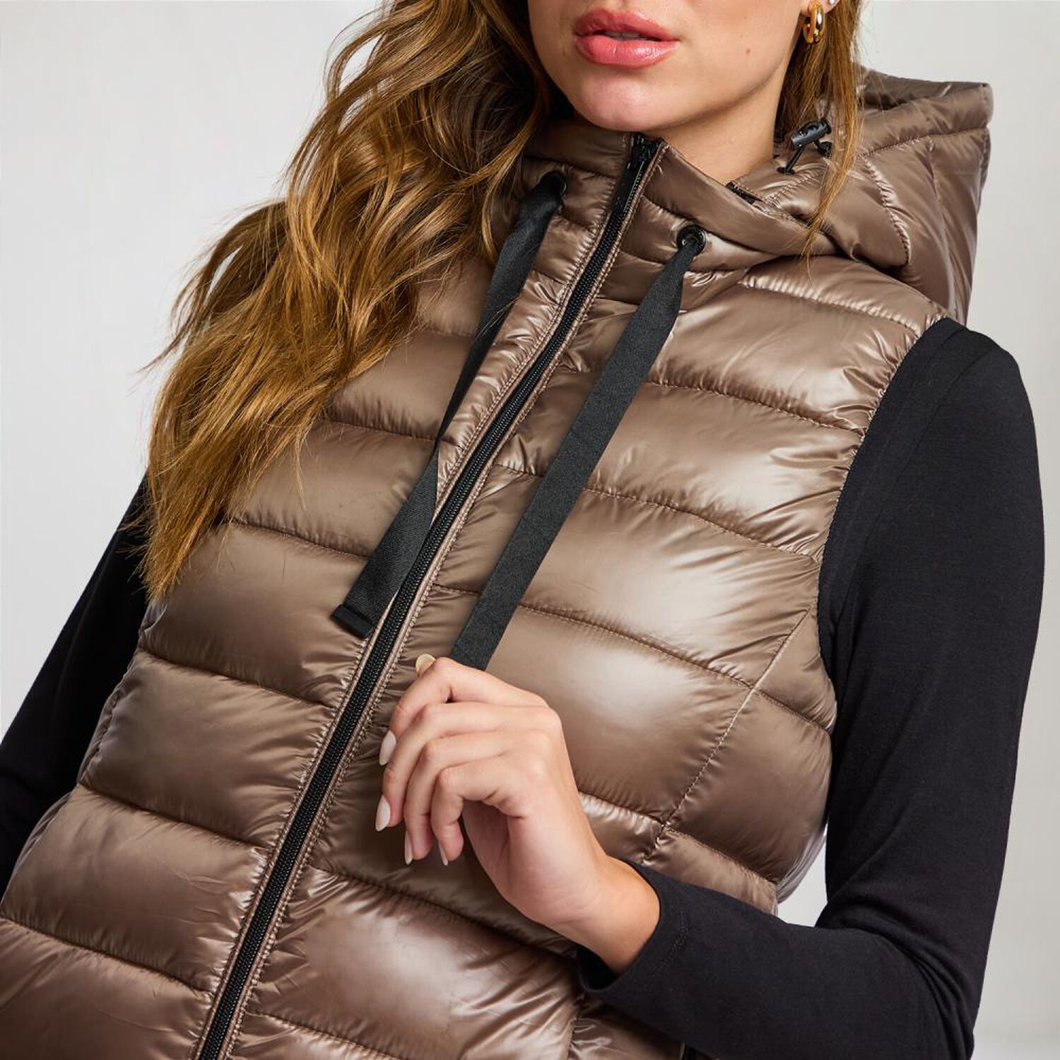 Parka Sin Mangas Brillante Cuello Alto Con Capucha Desmontable Mujer Kimera image number 4.0