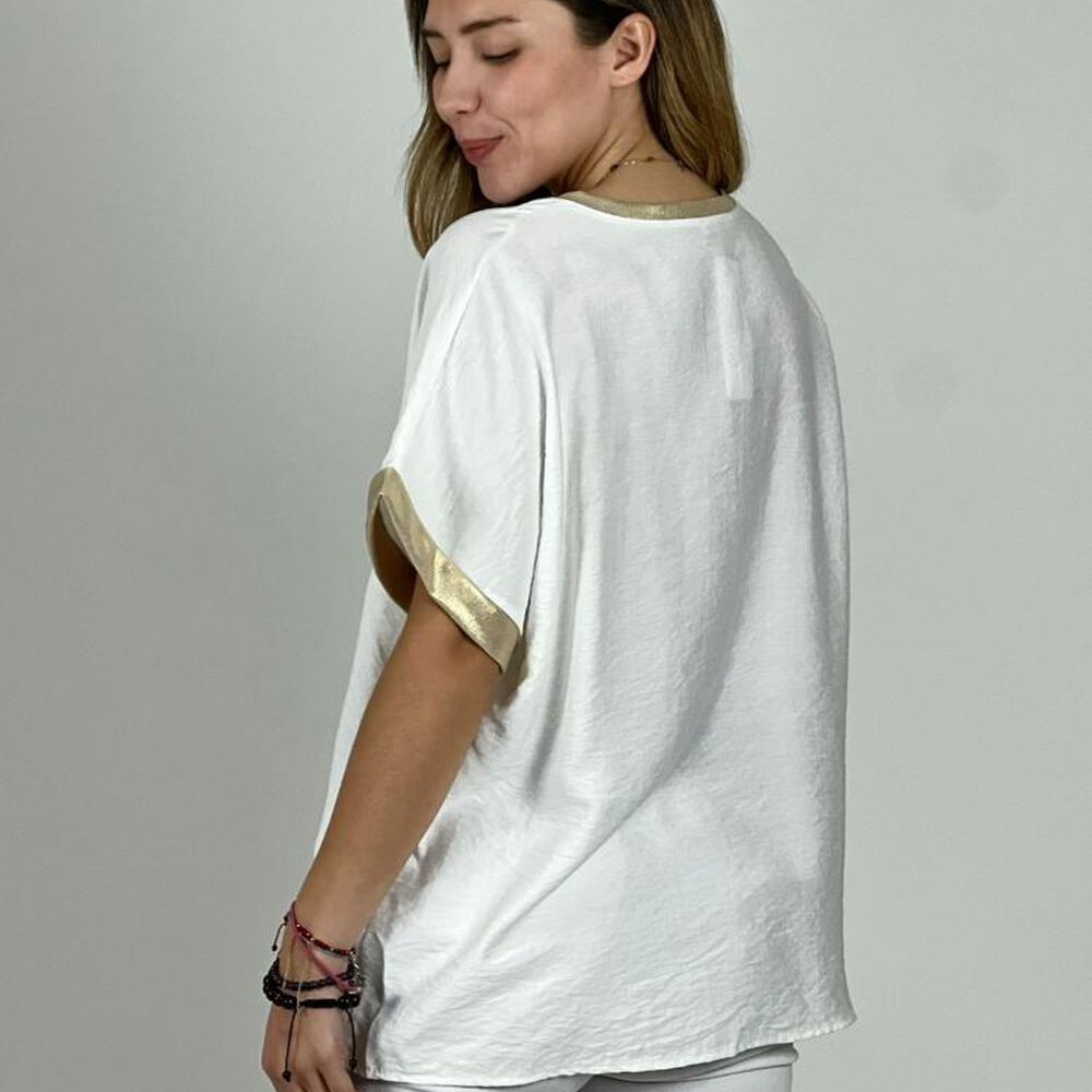 Polera Italiana Diseño Camelias Doradas image number 6.0
