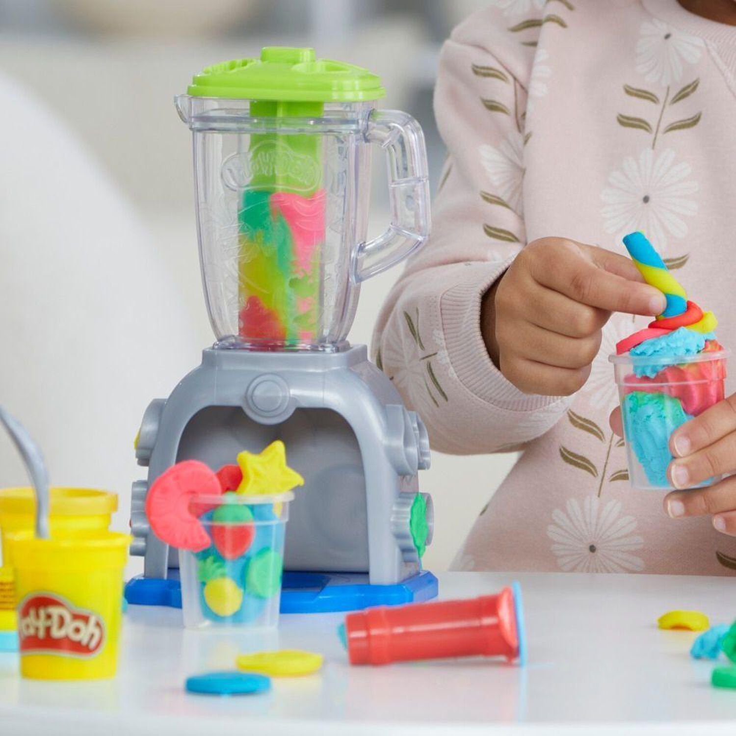 Masas Y Plastilinas Play Doh Kitchen Creations Licuadora De Batidos Coloridos image number 15.0