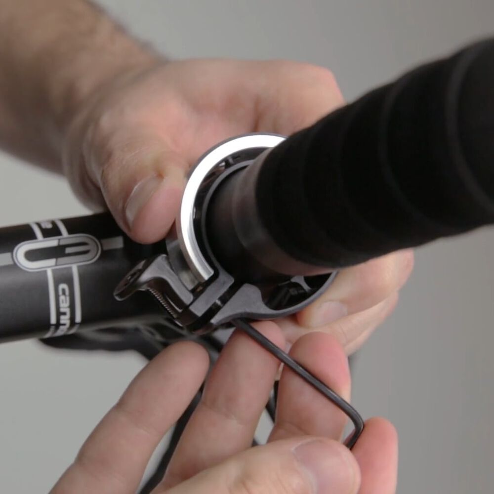 Campanilla Oi Classic Small Brass image number 3.0