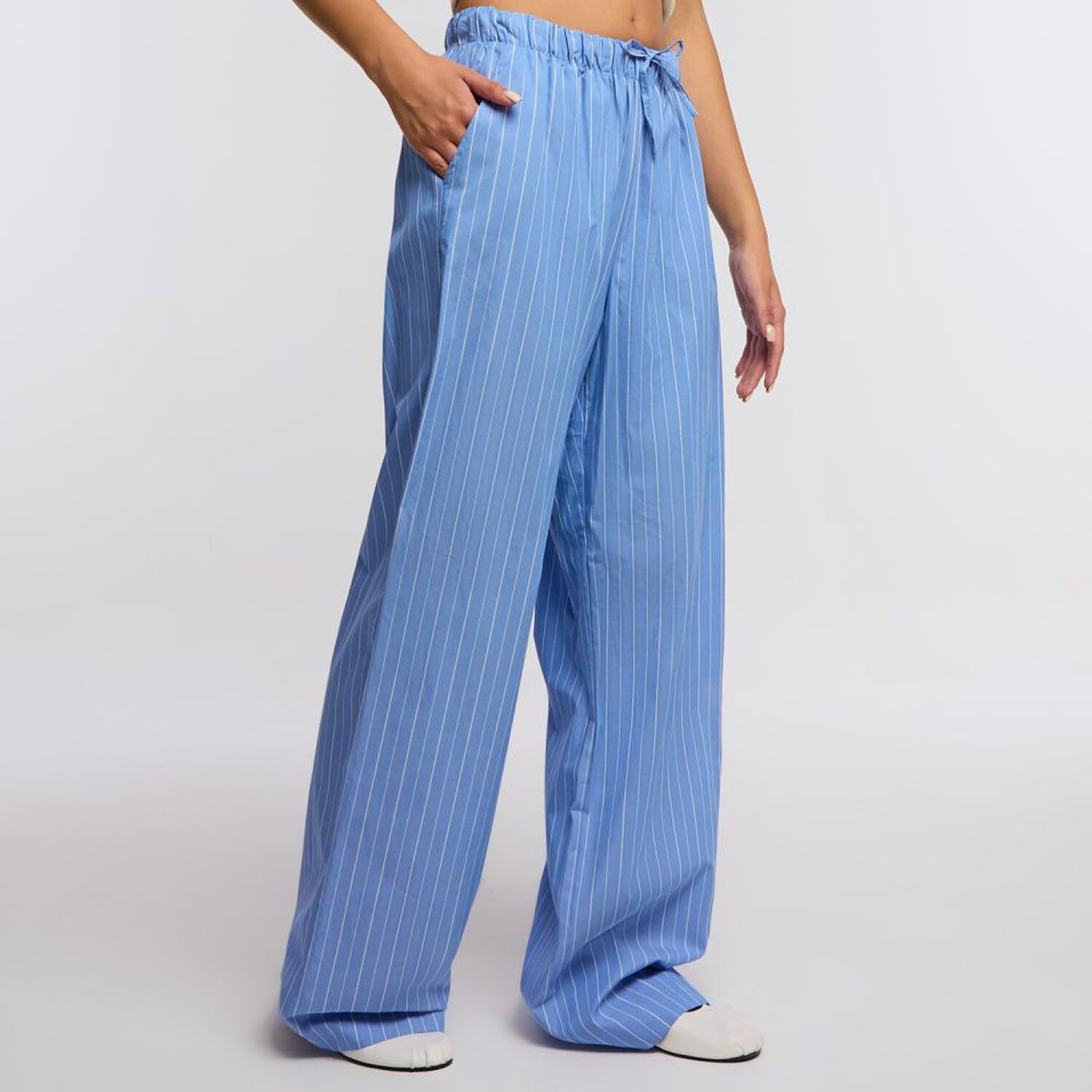 Pantal&oacute;n Tiro Medio Relax Mujer Freedom image number 2.0