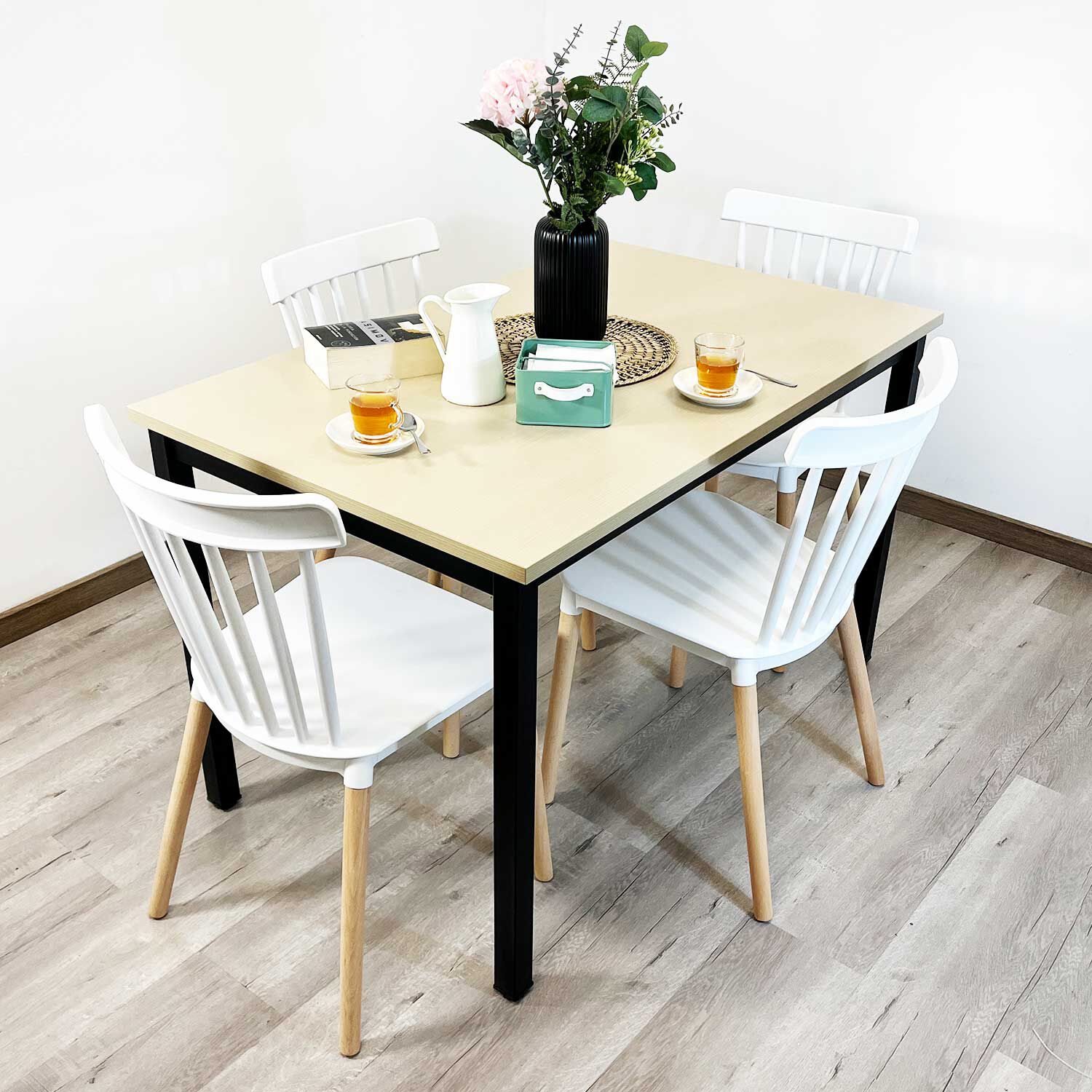Juego De Comedor New York + 4 Sillas Windsor Blancas image number 1.0