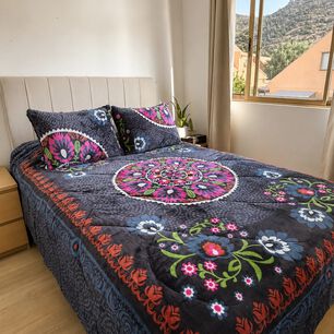 Cubrecama 2 Plazas Polar Con Chiporro M&aacute;ndala Floral Nocturno - 230x250 Cm