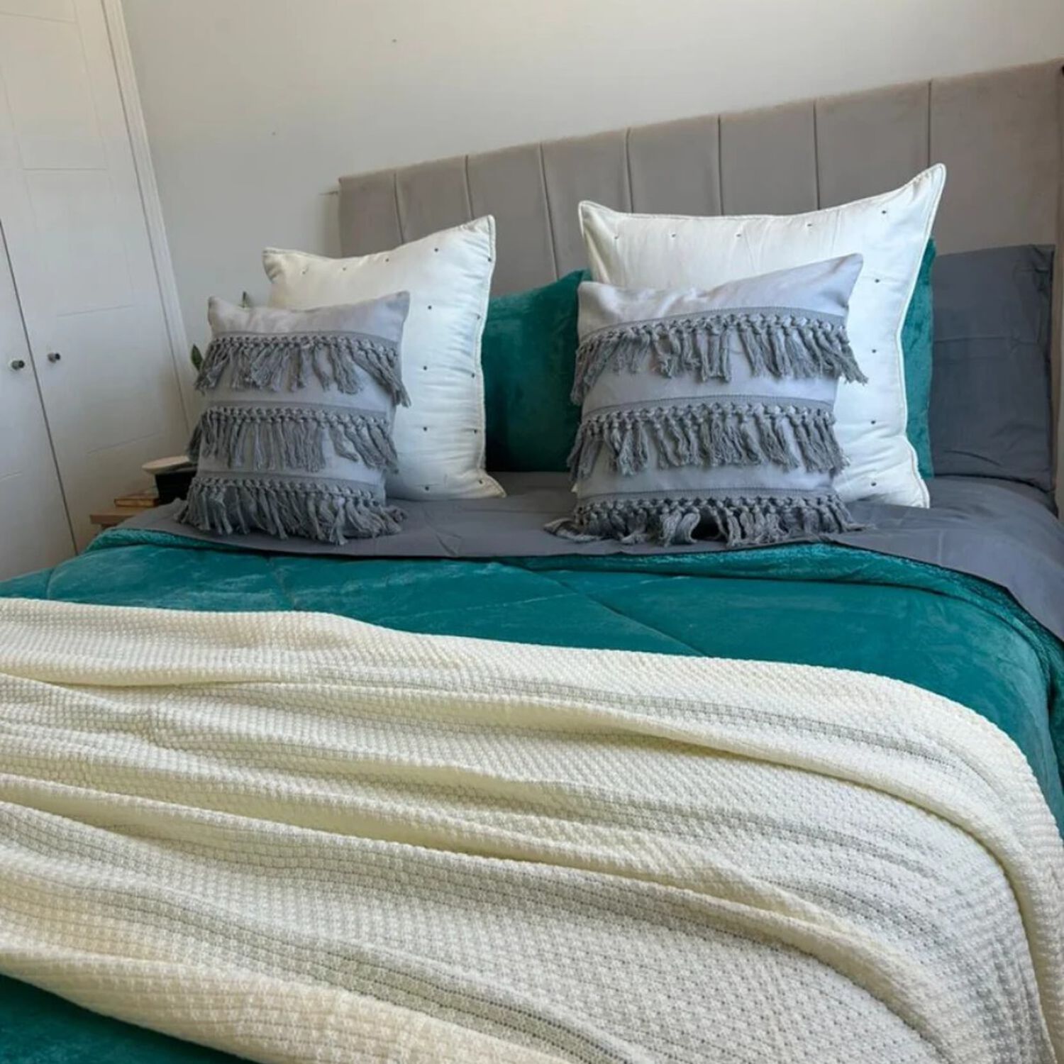 Set Renovaci&oacute;n Dormitorio King Invierno 7 Piezas | Elegant image number 1.0