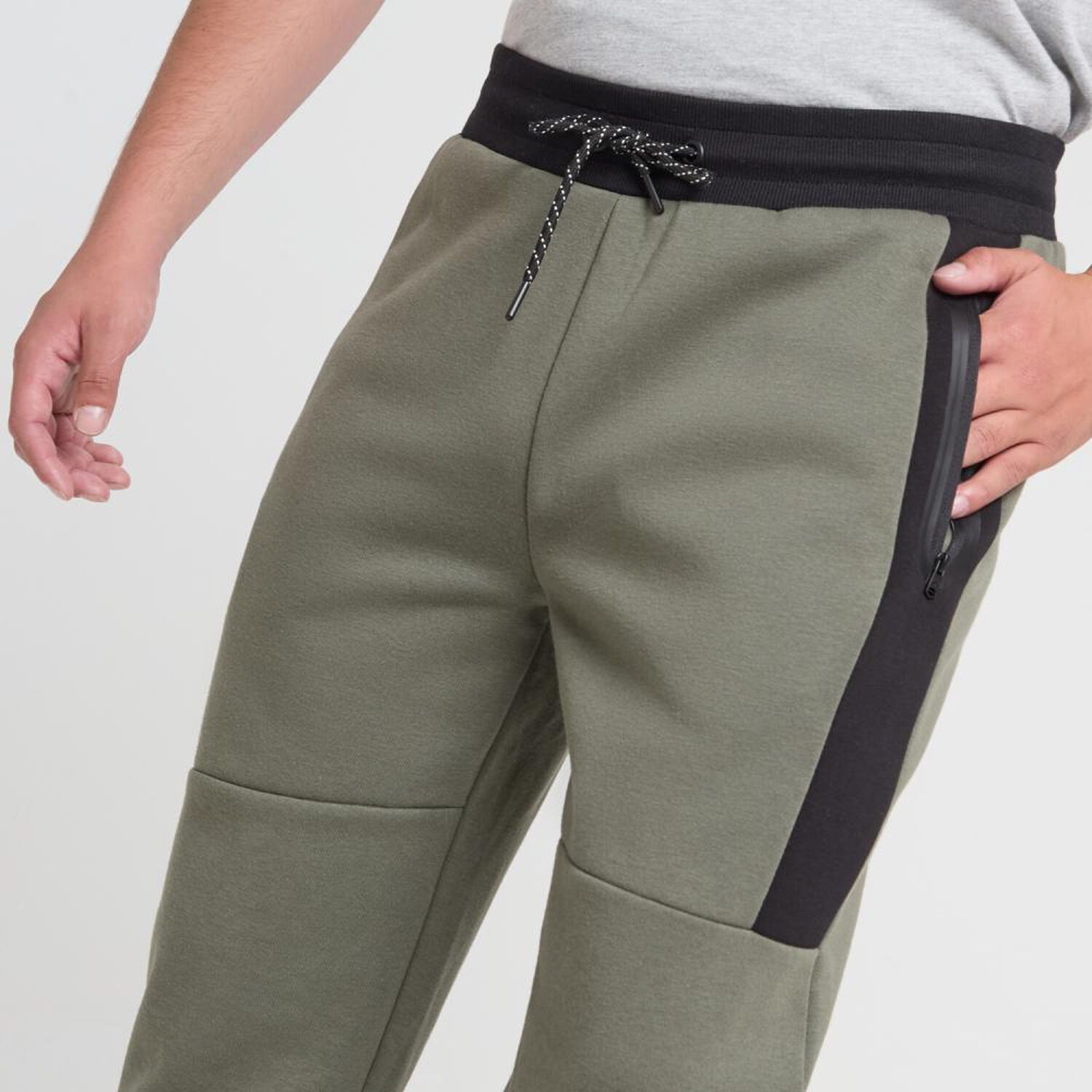 Pantal&oacute;n Estampado Tiro Medio Slim Hombre Skuad image number 4.0