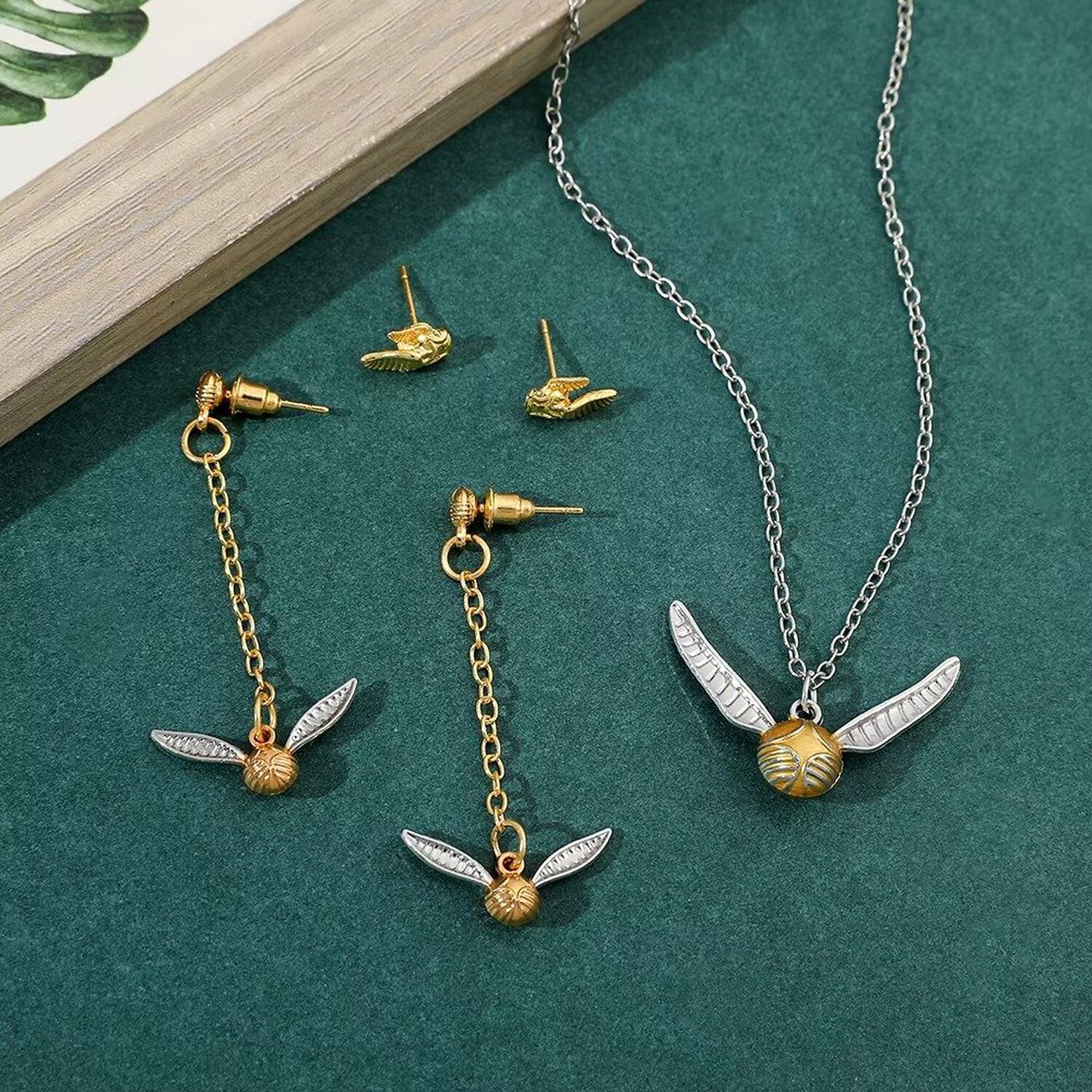 Set Collar Aros Golden Snitch Harry Potter image number 0.0