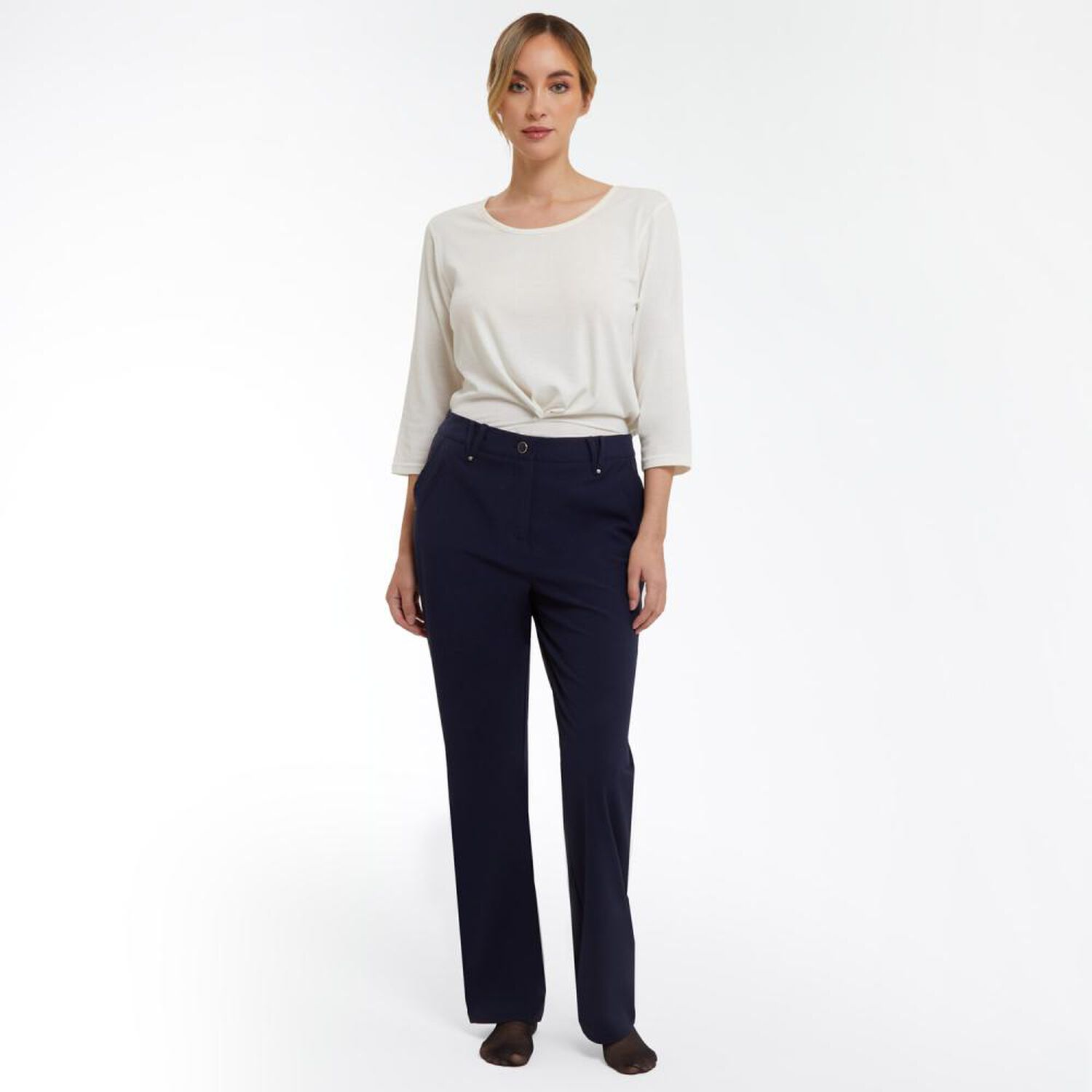 Pantal&oacute;n Cl&aacute;sico Con Bolsillos Tiro Medio Regular Mujer Lesage image number 1.0