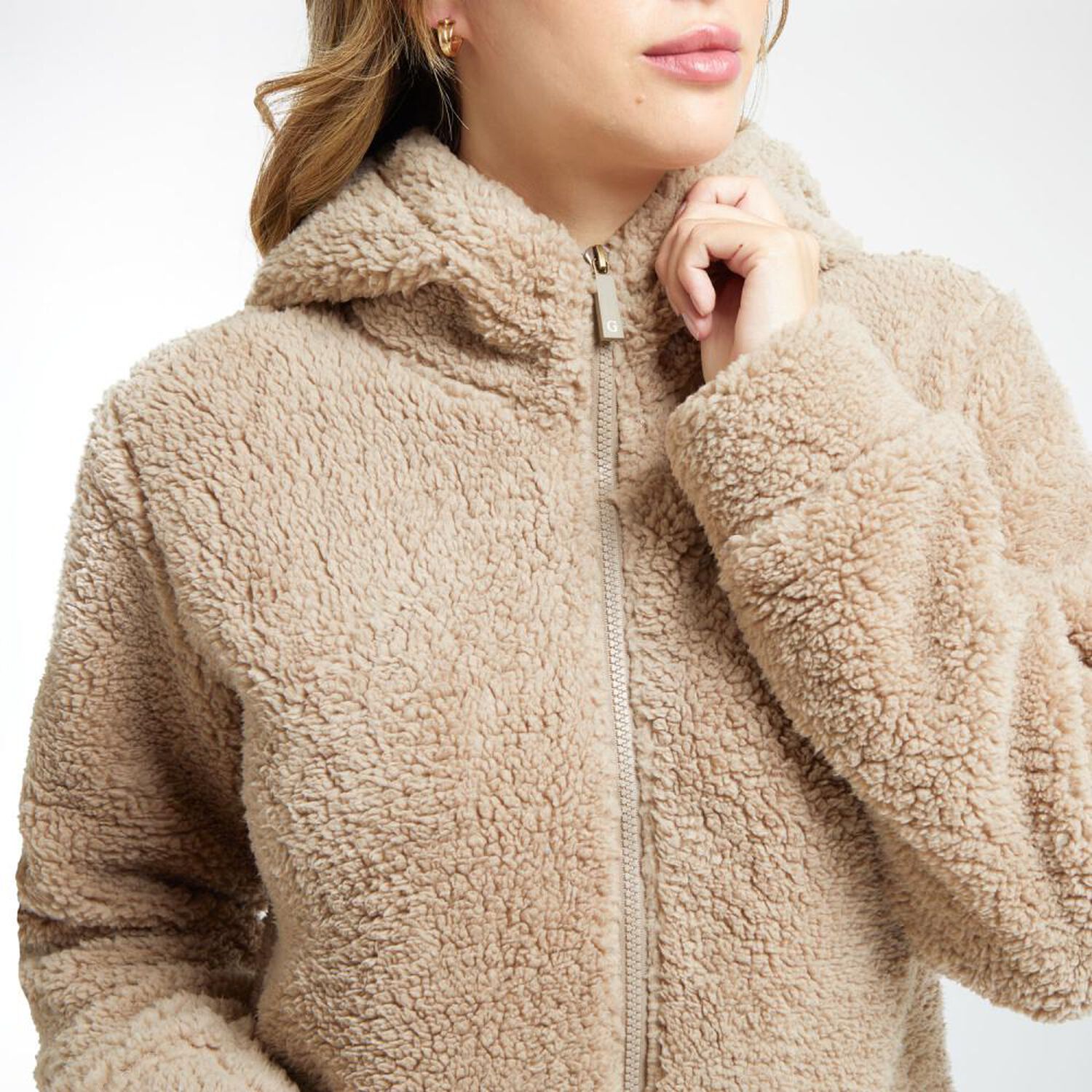 Poler&oacute;n Bonded Sherpa Regular Cuello Alto Con Capucha Mujer Geeps image number 4.0