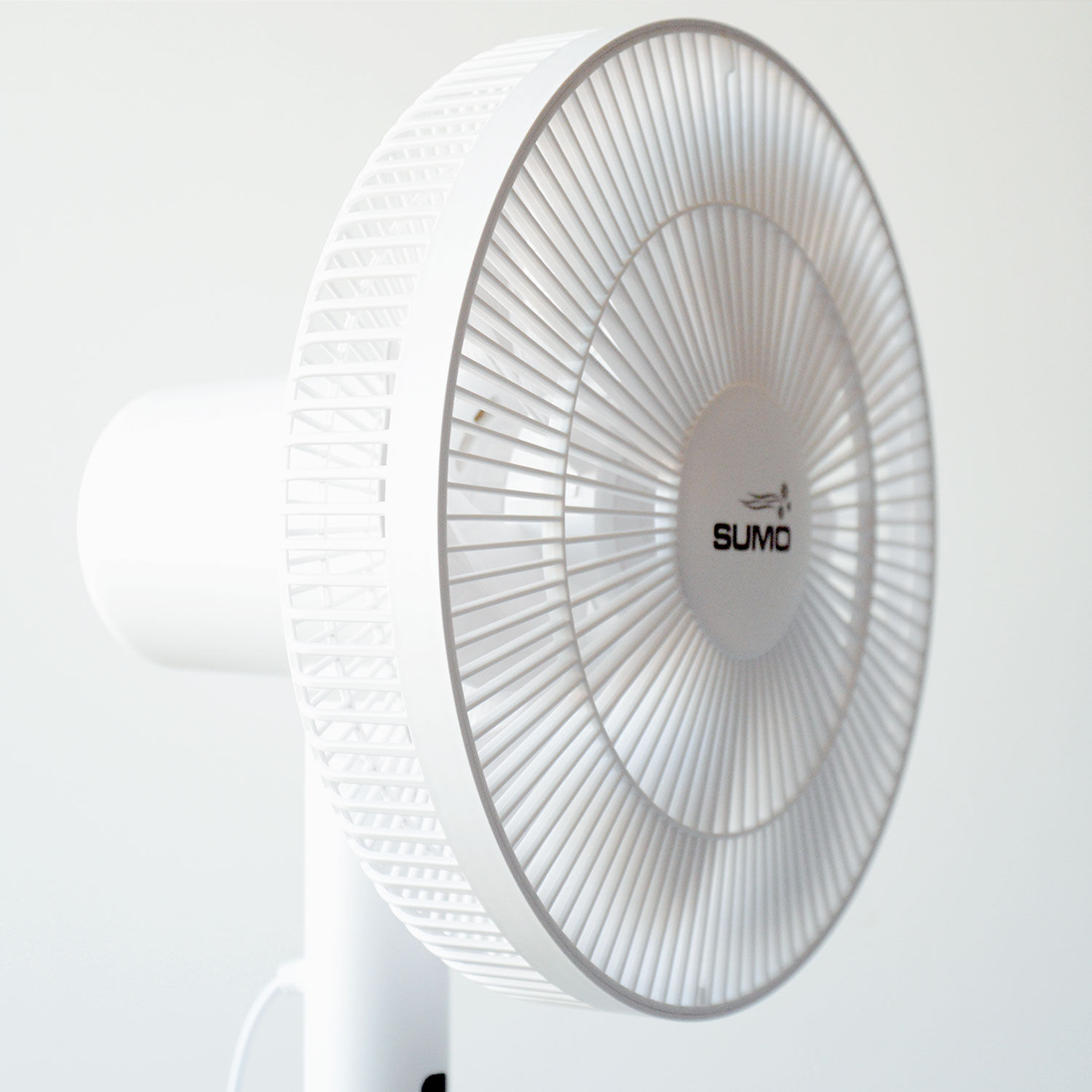 Ventilador Silencioso Con Control Remoto De Pie Vp-88 Sumo image number 1.0