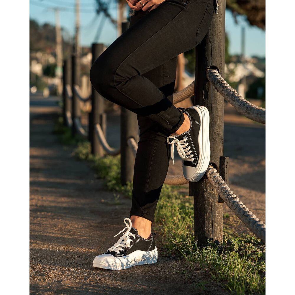 Zapatilla Abrus Negro Alquimia image number 4.0