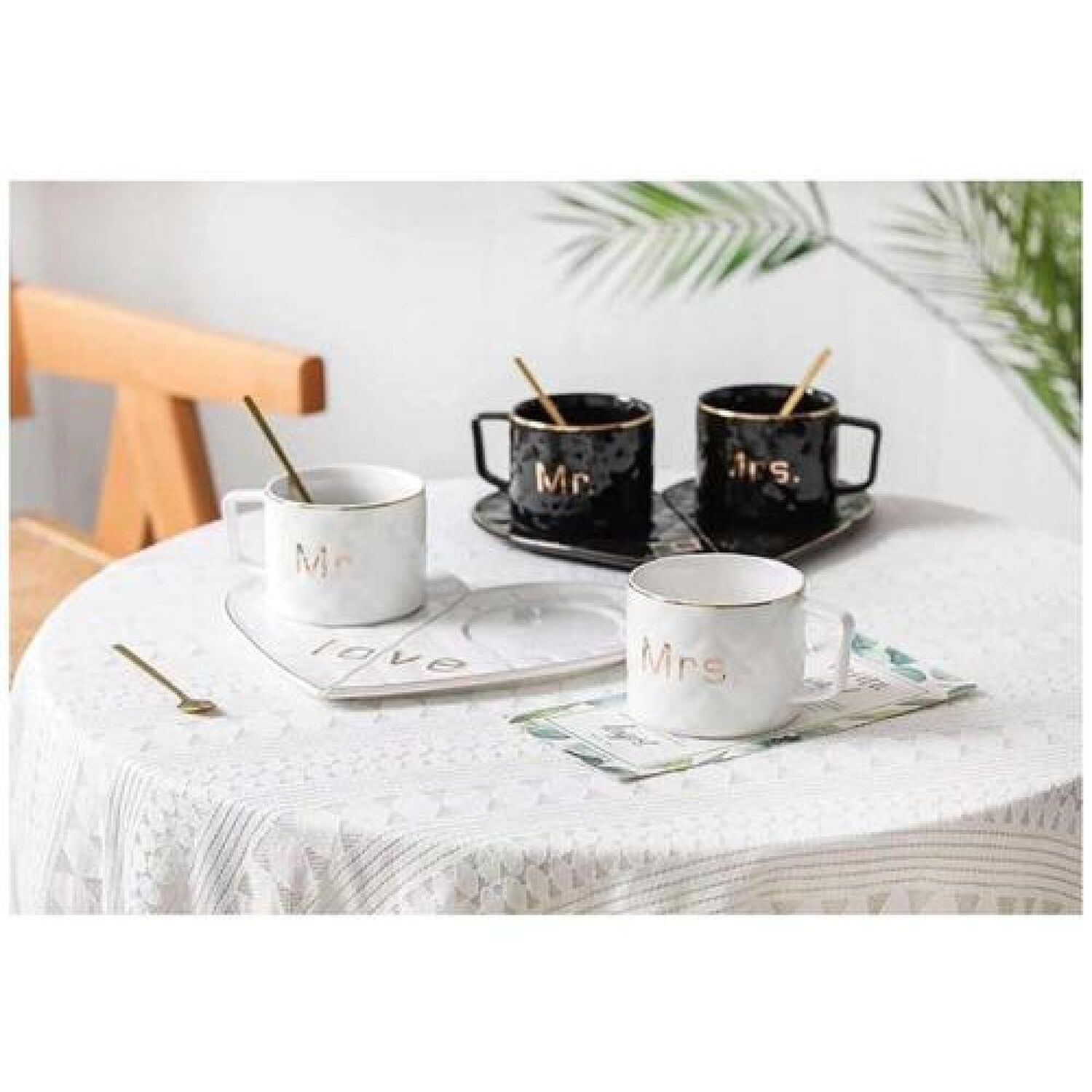 Set Enamorados Tazas, Platos, Cucharas Love Corazon Mr- Mrs image number 3.0