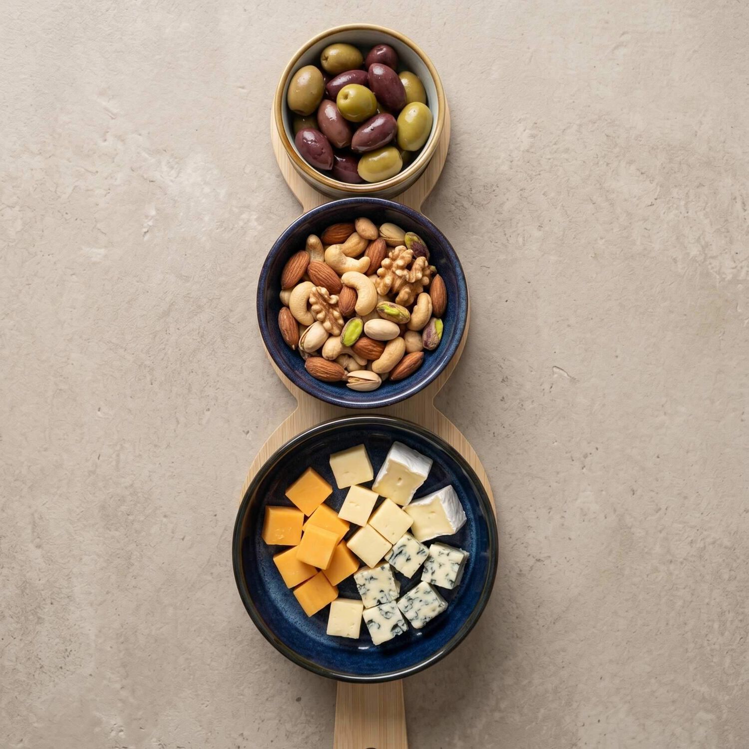 Set 3 Bowls Ceramica En 3 Tamanos Con Bandeja Bamboo Con Asa 35 Cm image number 4.0