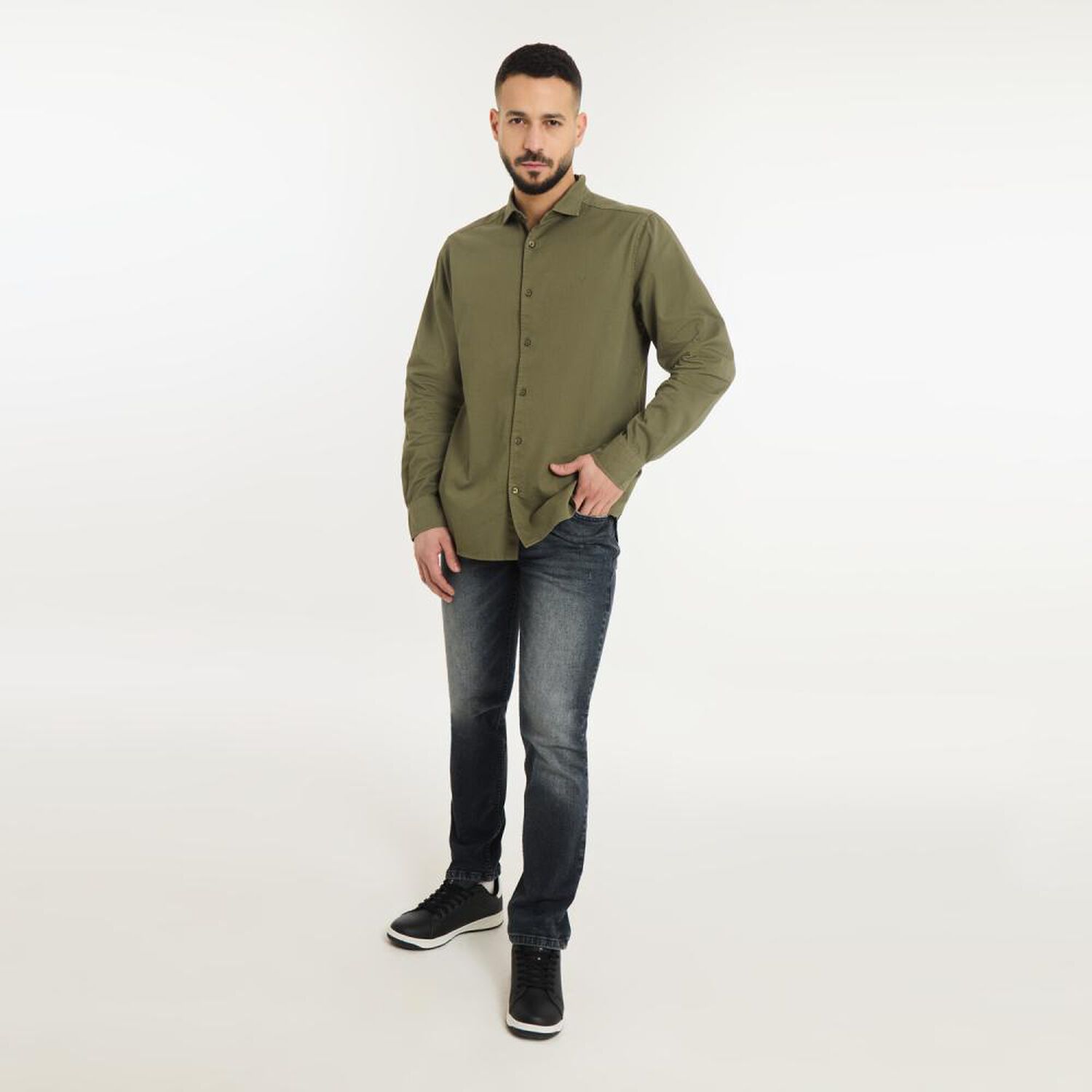 Jeans Tiro Medio Slim Hombre Az Black image number 1.0