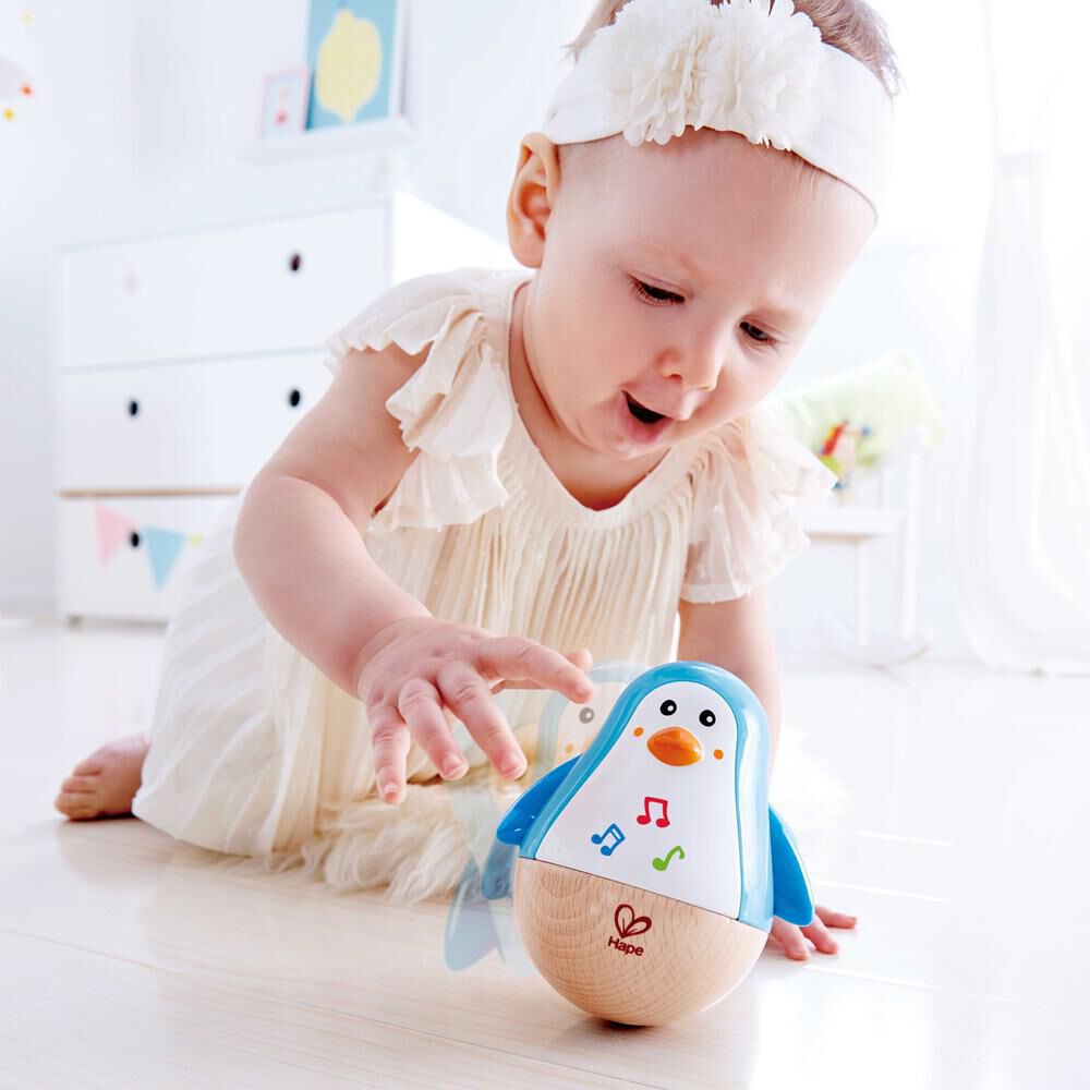 Pinguino Musical Wobbler Hape image number 3.0