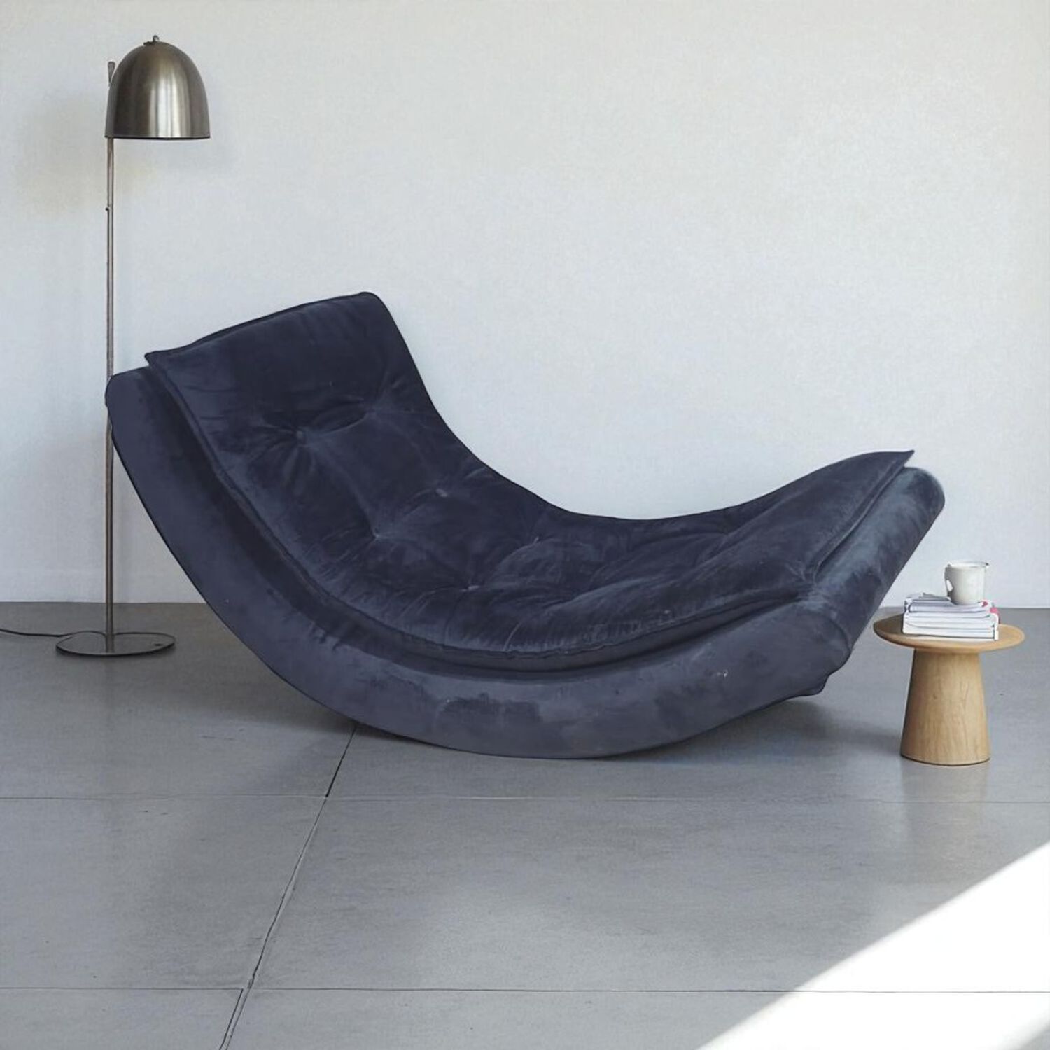 Pouf Mecedor Felpa Negra image number 5.0