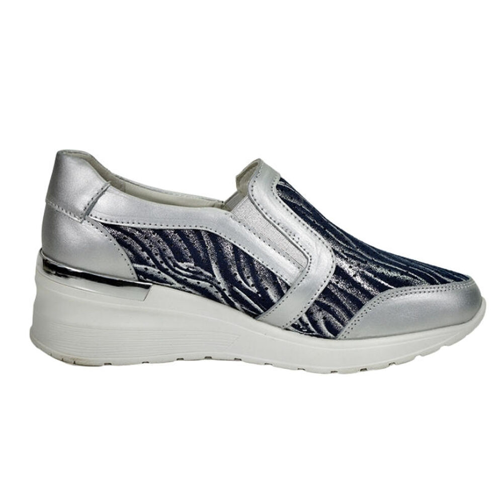 Zapatilla Cuero Josefina Azul image number 0.0