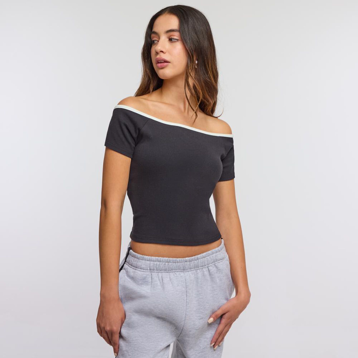 Polera Crop Manga Corta Con Hombros Descubiertos Cuello Redondo Mujer Freedom image number 2.0