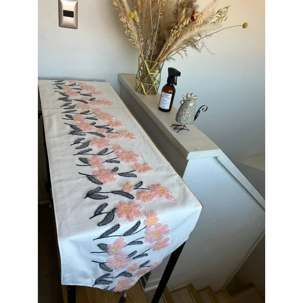 Caminos De Mesa Bordado - Flores image number 3.0